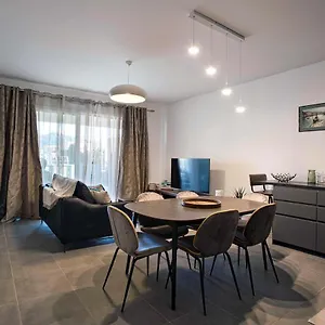 Appartement Superbe 3 P, 10 Mn De La Avec Piscine Et Parking, Marseille