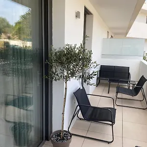 Appartement Entre Et Piscine, Marseille